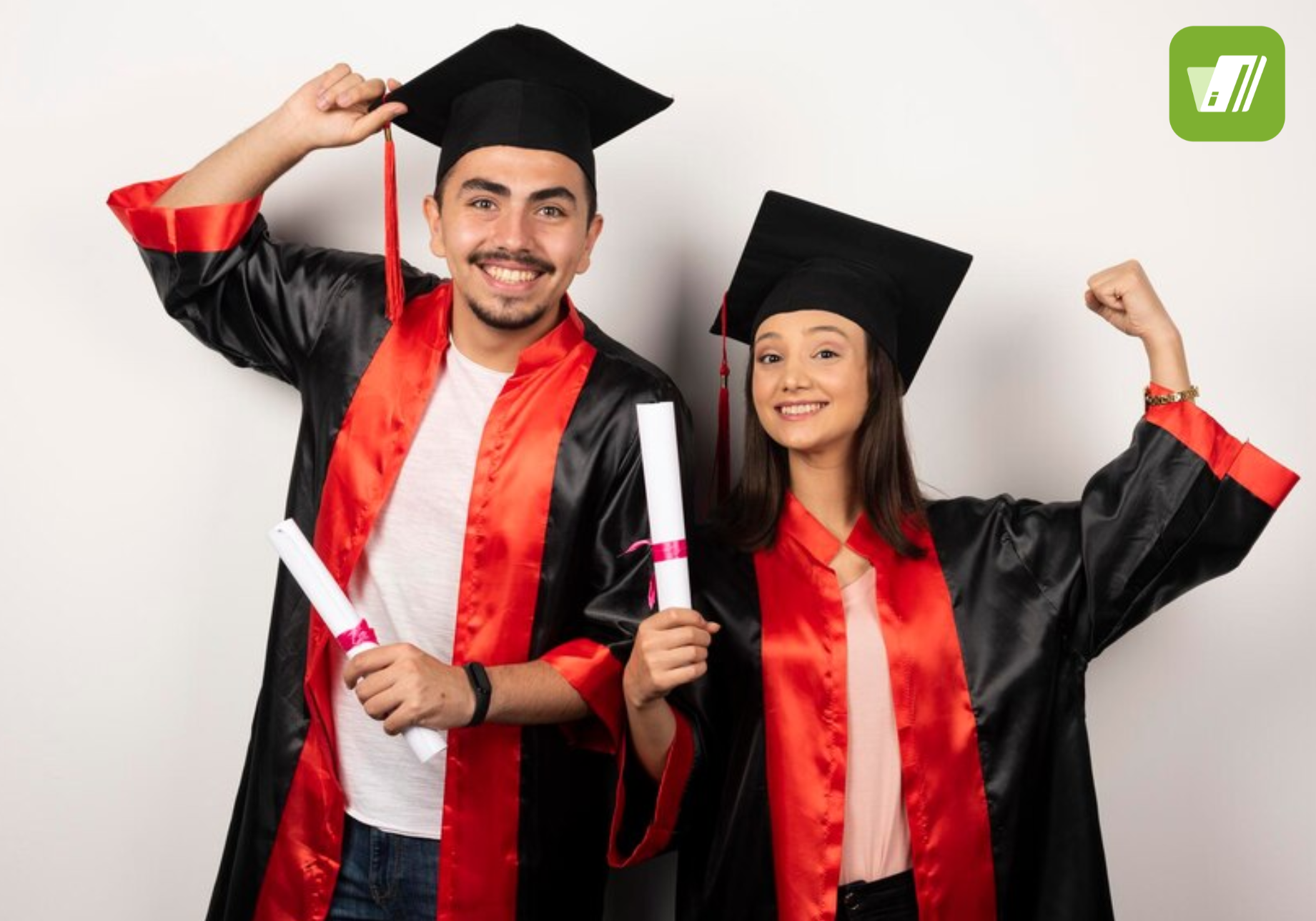 Personas graduándose 